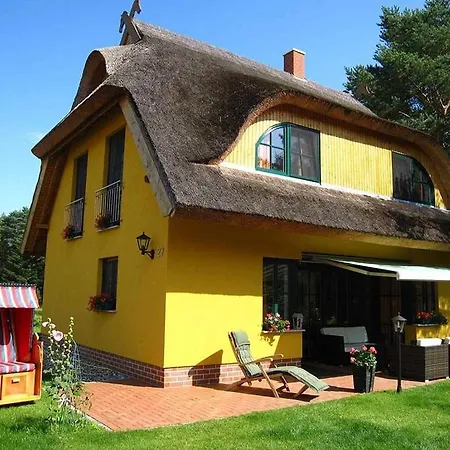 بيت للعطل Reetdach Ferienhaus غلوفي