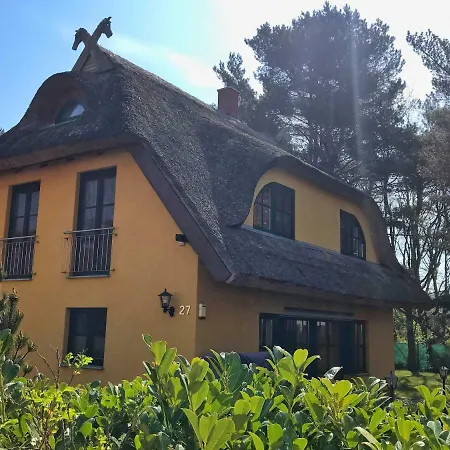 Reetdach Ferienhaus بيت للعطل