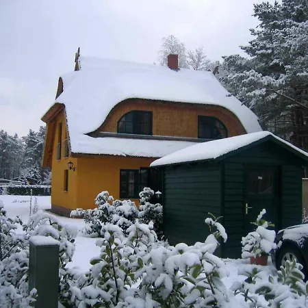 Reetdach Ferienhaus بيت للعطل